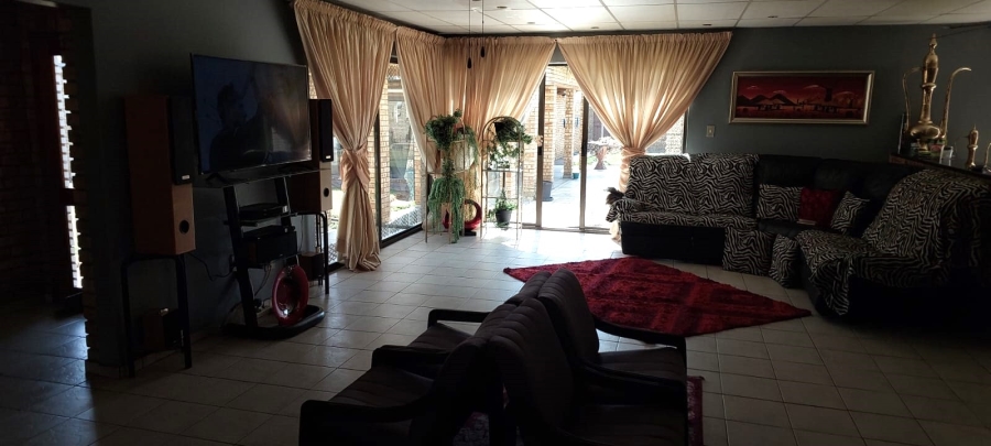 4 Bedroom Property for Sale in Vaal Power A H Free State